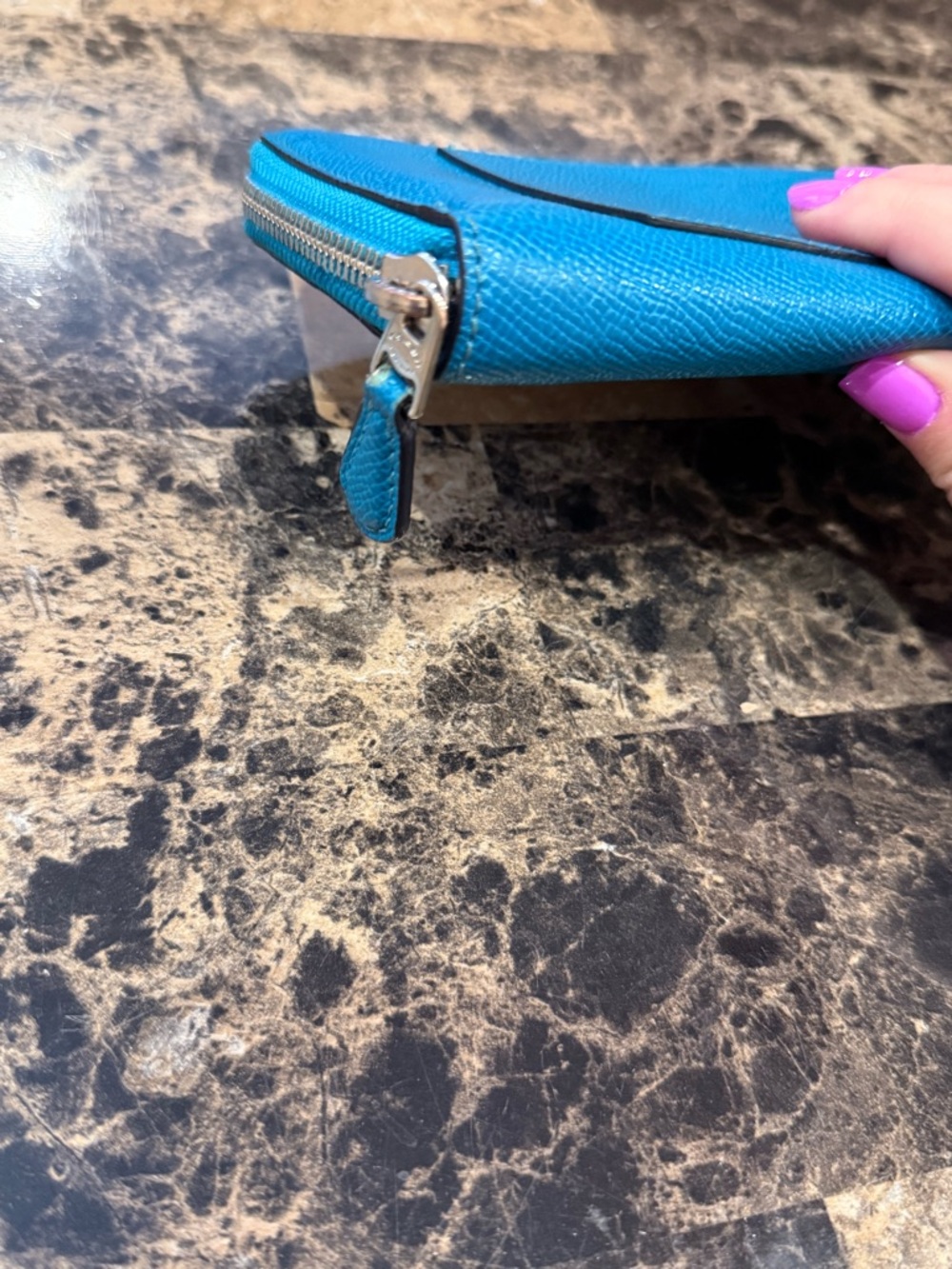 COACH Accordion Zip Wallet in Crossgrain Leather – Bright Turquoise - Picture 7 of 16